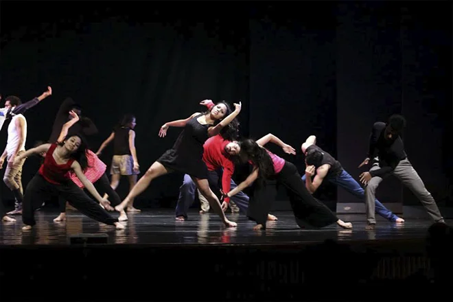 [Foto: Zeitgenössischer Tanz]